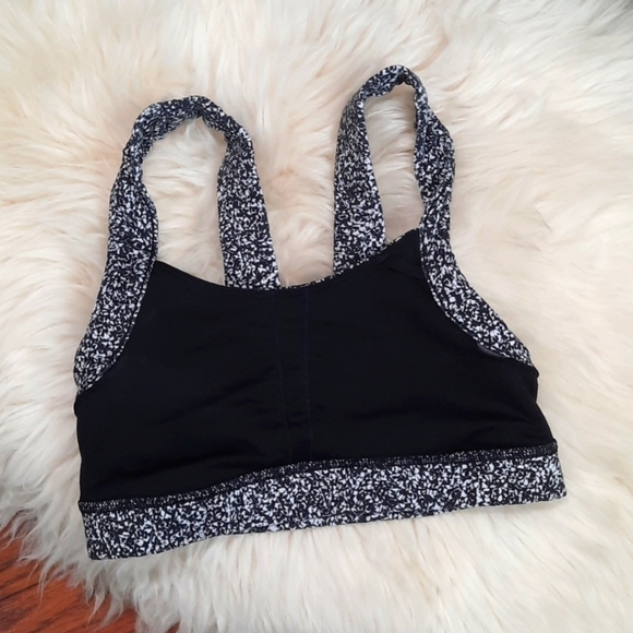 Lululemon Athletica Mesh Back Cut out Black Sports Bra - Picture 4 of 6